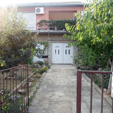 Apartments By The Sea Gornji Karin, Novigrad - 11806 Апартаменты *